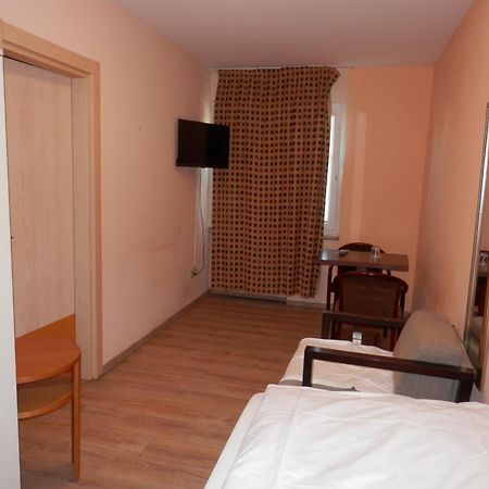 Relax Hotel-Ludwigshafen ภายนอก รูปภาพ