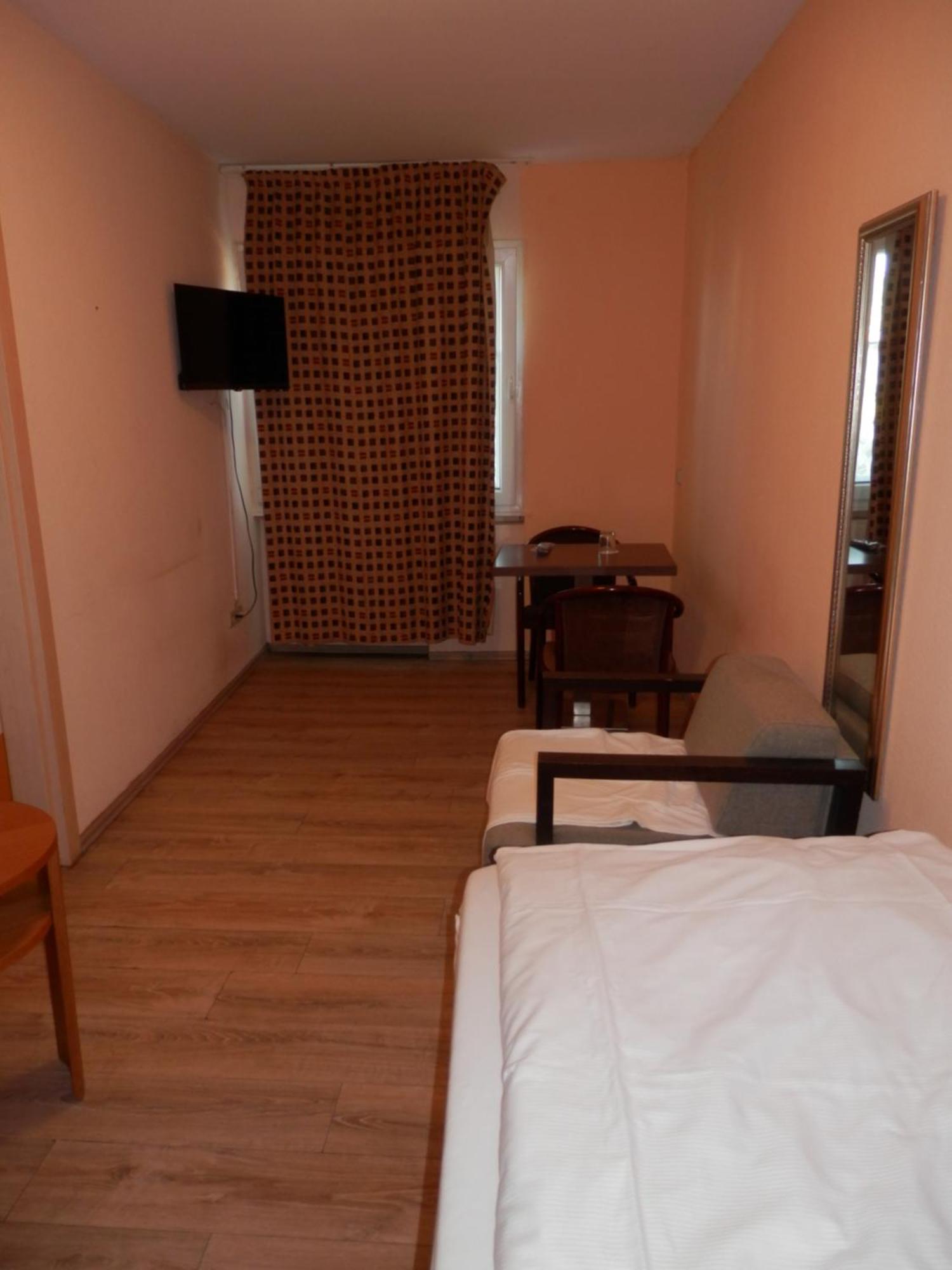 Relax Hotel-Ludwigshafen ภายนอก รูปภาพ